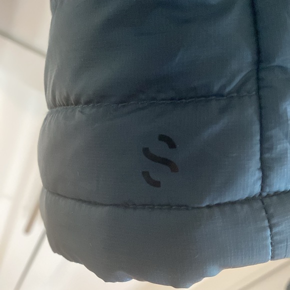 H&M Lightweight Puffer Jacket - Picture 7 of 9